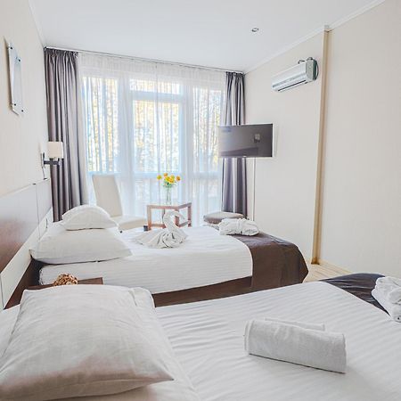 ฮอลิเดย์ บีช เวลล์เนสส์ โฮเทล วิต ซาวน่า พาร์ค Hotel บูดาเปสต์ ภายนอก รูปภาพ