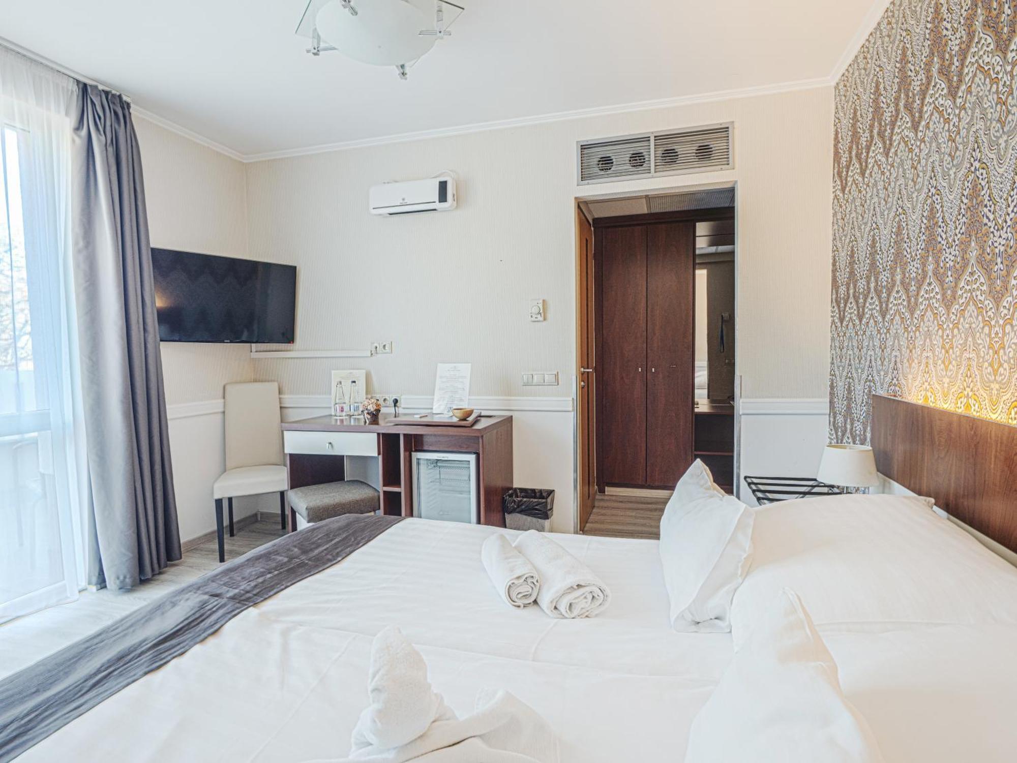ฮอลิเดย์ บีช เวลล์เนสส์ โฮเทล วิต ซาวน่า พาร์ค Hotel บูดาเปสต์ ภายนอก รูปภาพ