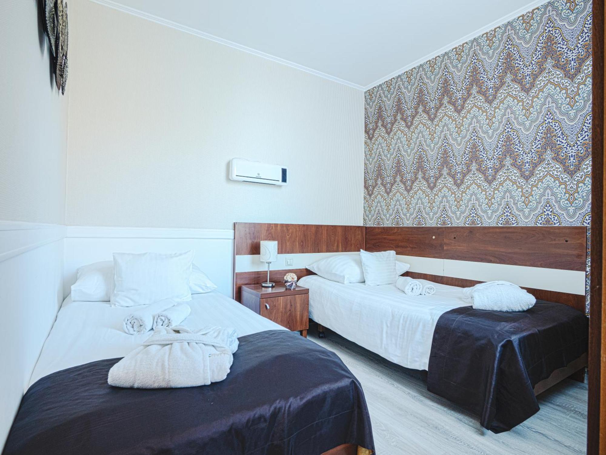 ฮอลิเดย์ บีช เวลล์เนสส์ โฮเทล วิต ซาวน่า พาร์ค Hotel บูดาเปสต์ ภายนอก รูปภาพ